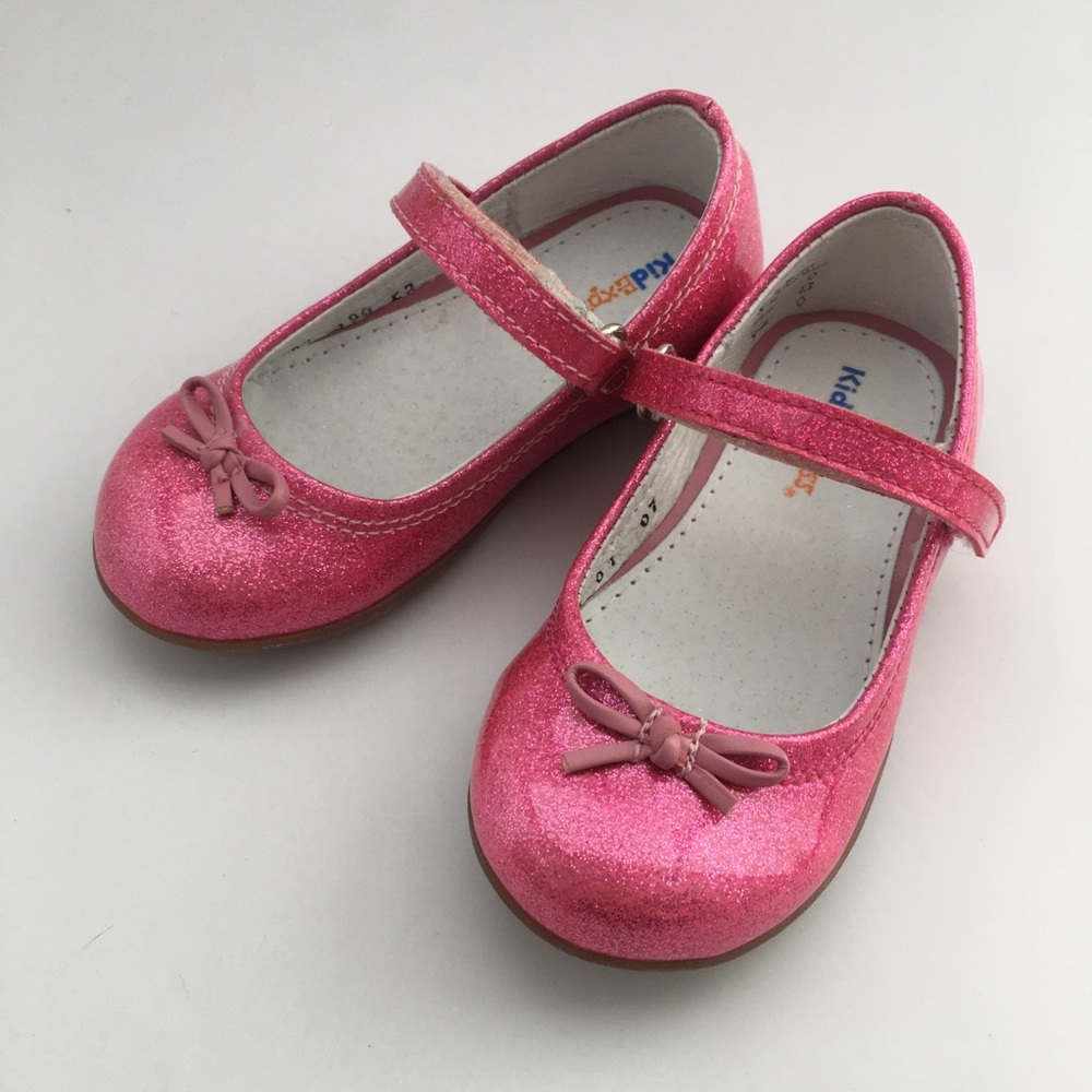 Kid Express Girl PINK GLITTER 🧚🏻‍♀️Shoes sz 6